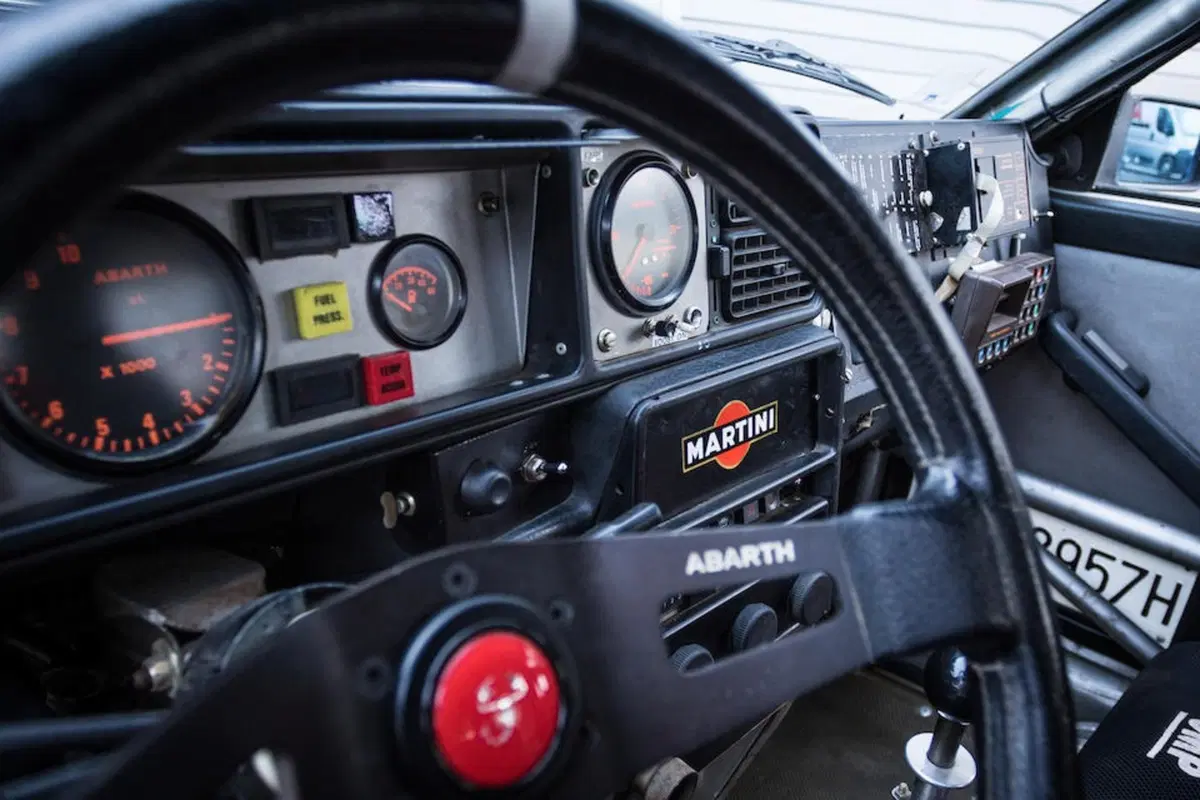 Lancia Delta HF Integrale 8V: all’asta quella di Markku Alén e Miki Biasion (4)