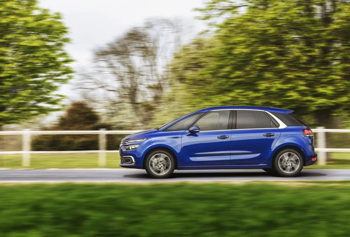 Citroen C4 Picasso, arriva il facelift (14)
