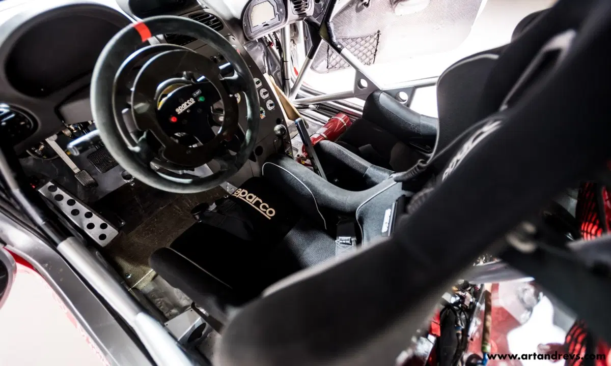 Peugeot 206 WRC, in vendita una ex Gronholm (17)