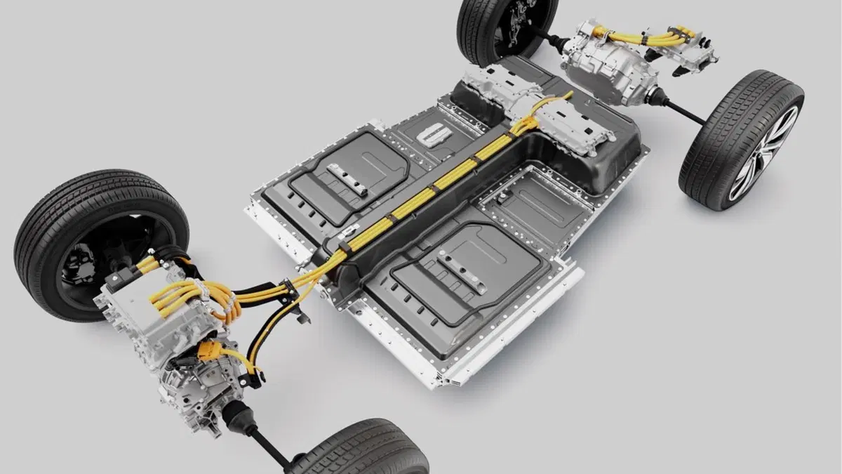 Volvo XC40 elettrica, i prezzi in Italia: si parte da 59.600 euro (27)