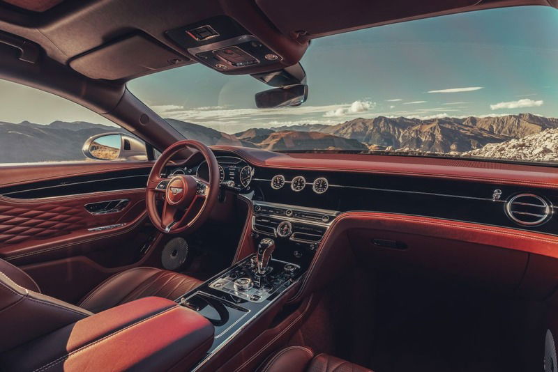 I sontuosi interni della nuova Bentley Flying Spur