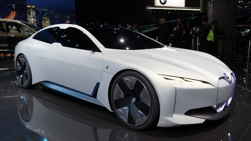 Reginetta tedesca del Salone auto 2020 a Ginevra? BMW porta l&rsquo;inedita i4 da 600 Km e 530CV