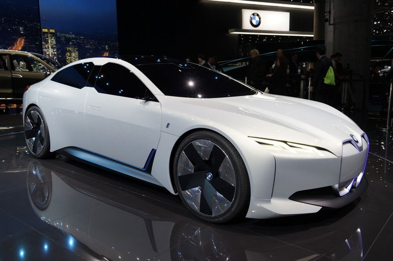 Reginetta tedesca del Salone auto 2020 a Ginevra? BMW porta l&rsquo;inedita i4 da 600 Km e 530CV