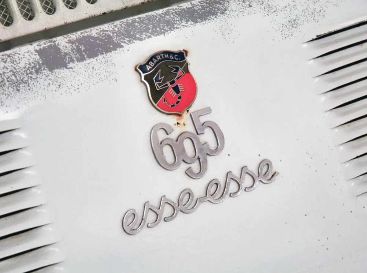 Quanto vale una Abarth 695 SS 100% original? Anche non perfetta più di 40K (5)