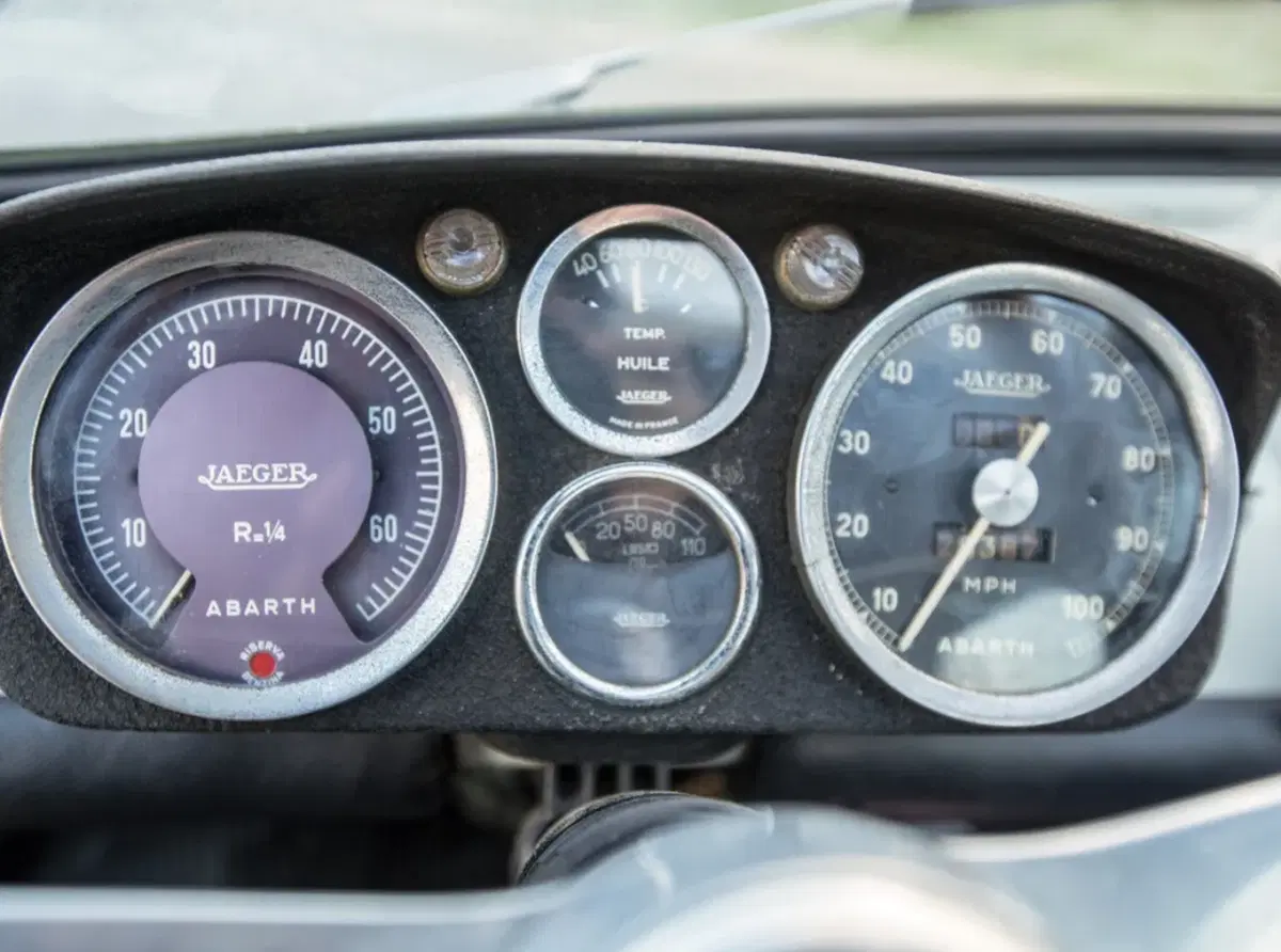Quanto vale una Abarth 695 SS 100% original? Anche non perfetta più di 40K (9)