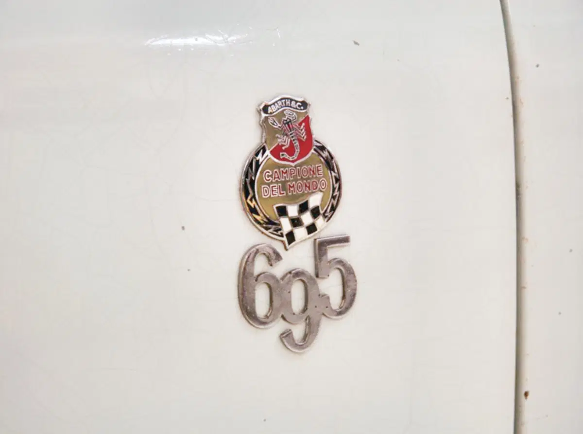 Quanto vale una Abarth 695 SS 100% original? Anche non perfetta più di 40K (11)