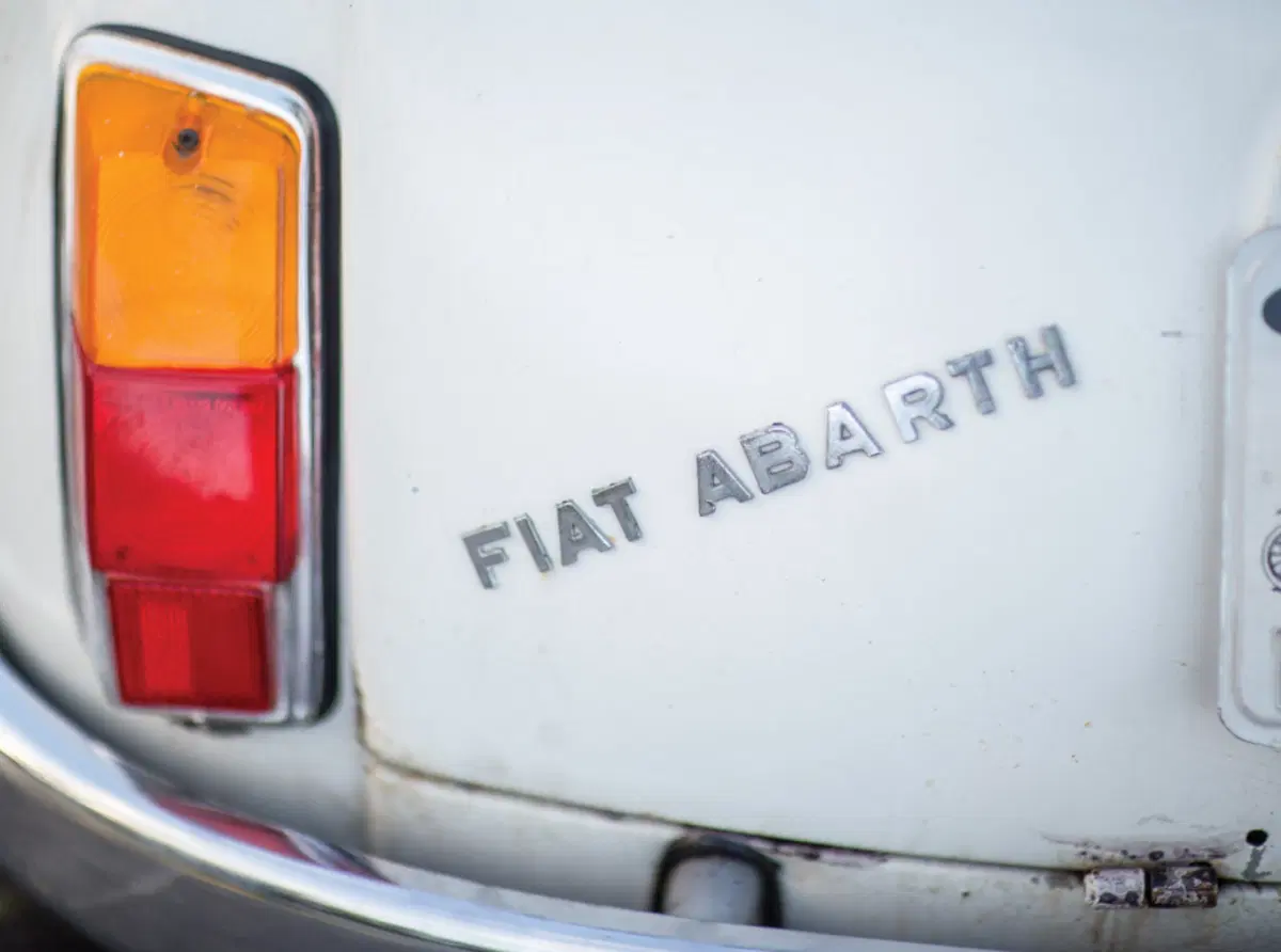 Quanto vale una Abarth 695 SS 100% original? Anche non perfetta più di 40K (7)