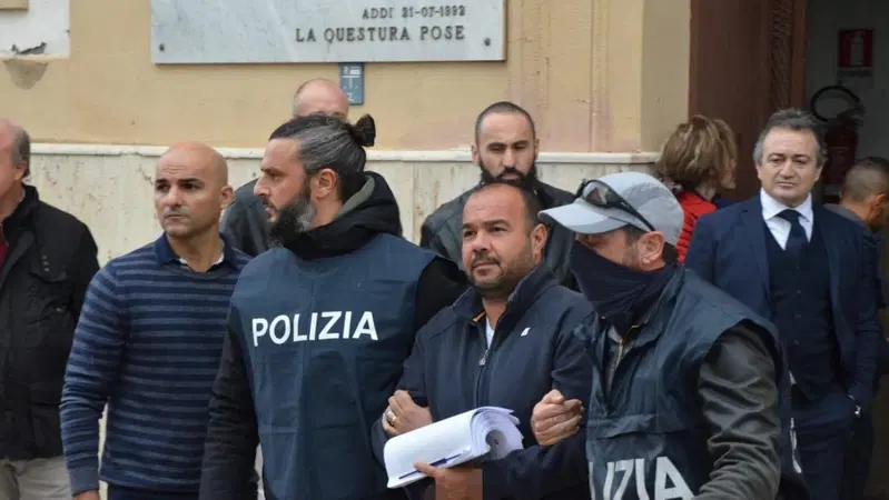 Ferrari, ville e imprese percependo il Reddito Di Cittadinanza, scoperti i "furbetti"