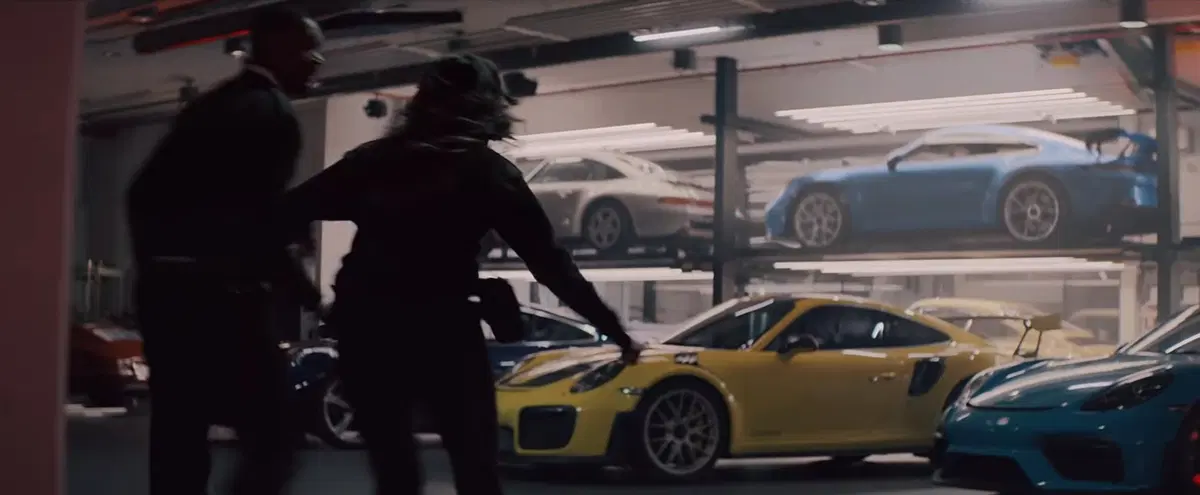 Nuova Porsche 911 GT3 svelata dallo spot per il Super Bowl 2020 [Video]  (2)
