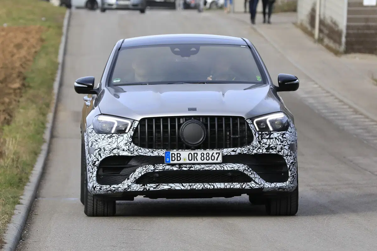 Mercedes-AMG GLE Coupé 63: 612 CV anche per il SUV sportivo? [Foto spia] (4)