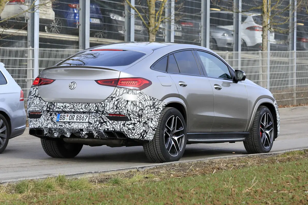 Mercedes-AMG GLE Coupé 63: 612 CV anche per il SUV sportivo? [Foto spia] (8)