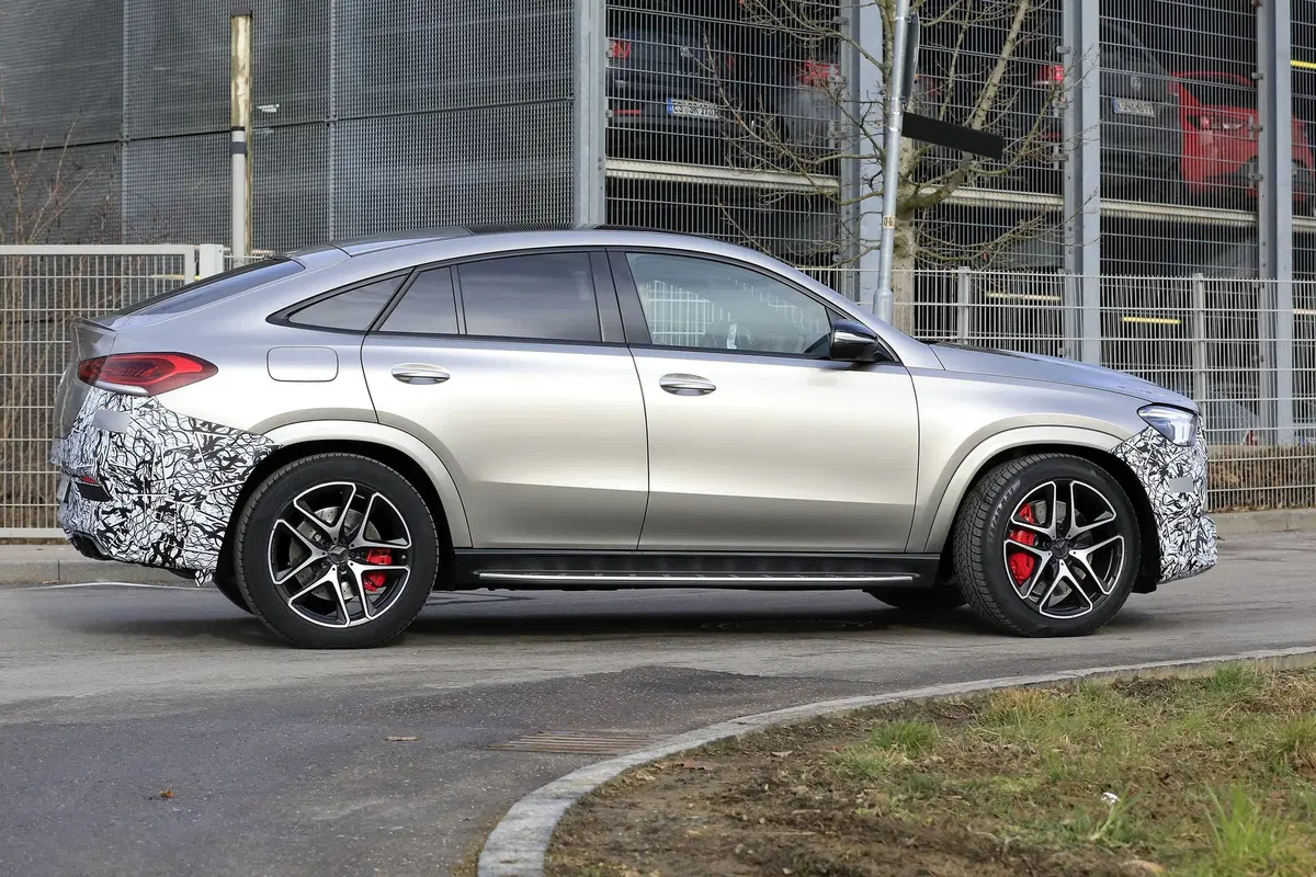 Mercedes-AMG GLE Coupé 63: 612 CV anche per il SUV sportivo? [Foto spia] (9)