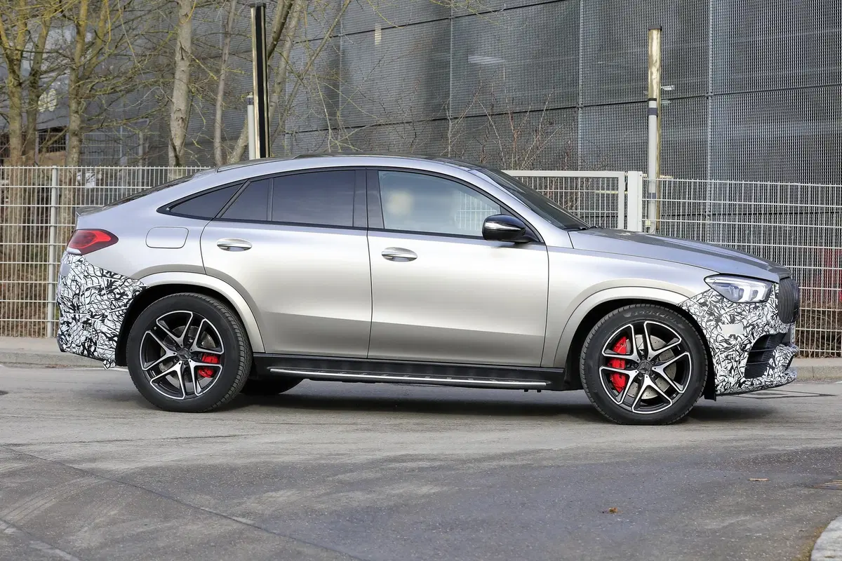 Mercedes-AMG GLE Coupé 63: 612 CV anche per il SUV sportivo? [Foto spia] (3)