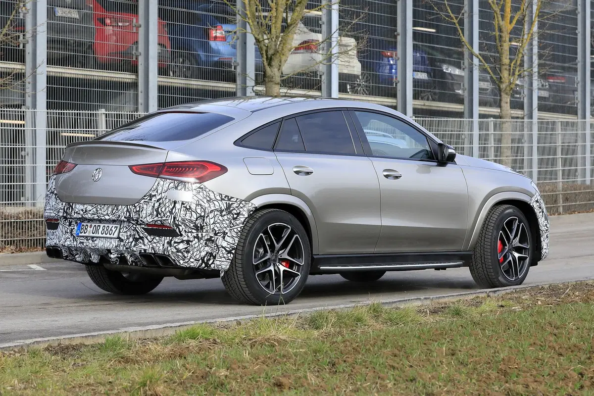 Mercedes-AMG GLE Coupé 63: 612 CV anche per il SUV sportivo? [Foto spia] (6)