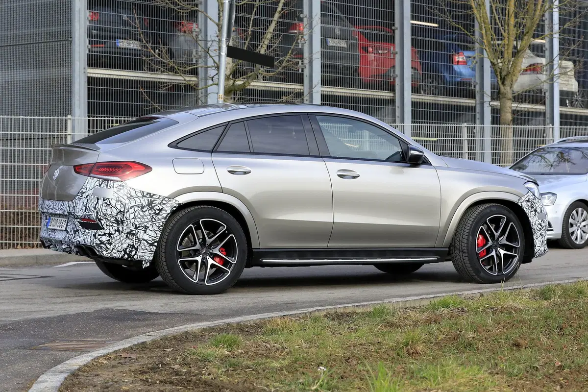 Mercedes-AMG GLE Coupé 63: 612 CV anche per il SUV sportivo? [Foto spia] (13)