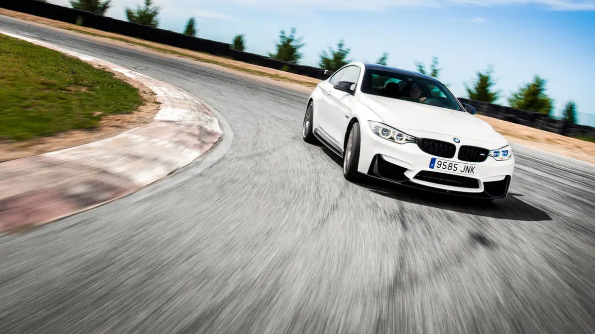 BMW M4 Competition Sport: esclusività spagnola (4)