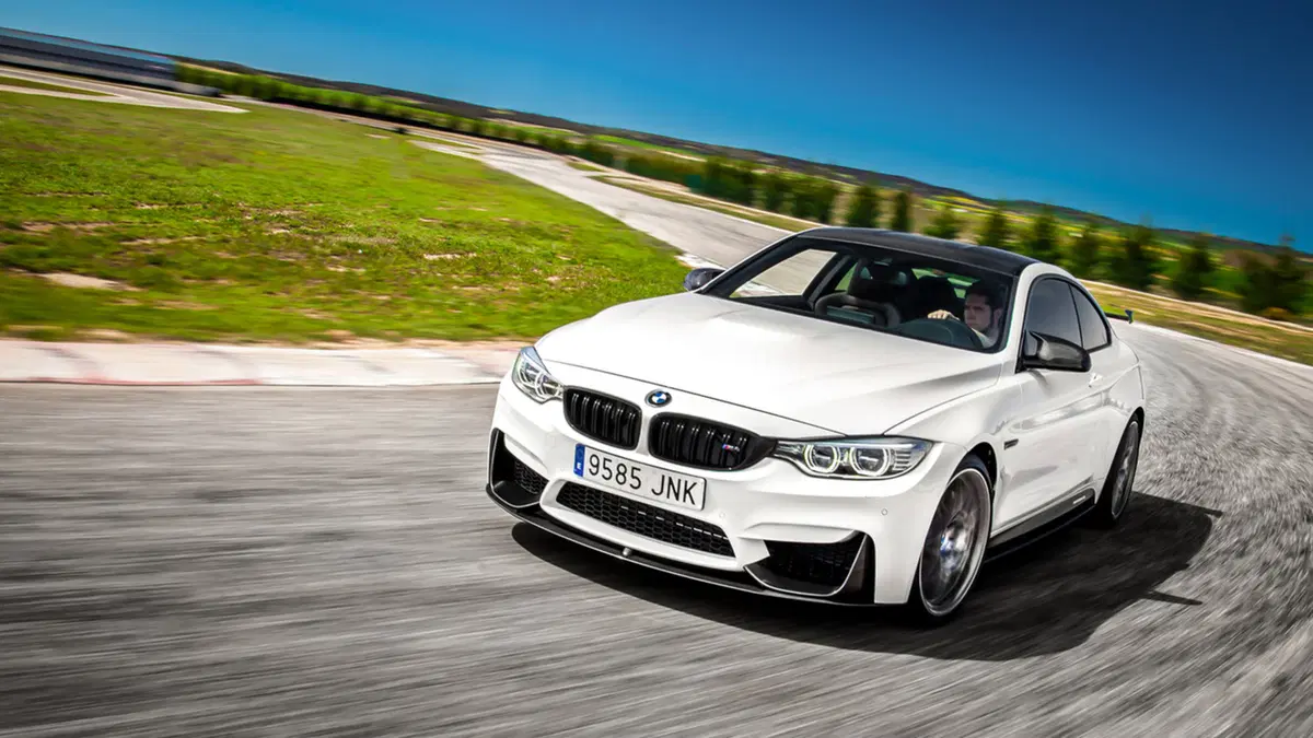 BMW M4 Competition Sport: esclusività spagnola (5)