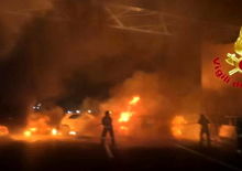 Fuoco in autostrada, A1: assalto a portavalori blocca le carreggiate [Foto e Video incendio]