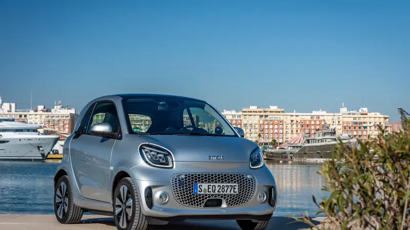 smart Fortwo EQ 2020 elettrica, ora c'&egrave; tutto. Tranne i motori a benzina [Video]