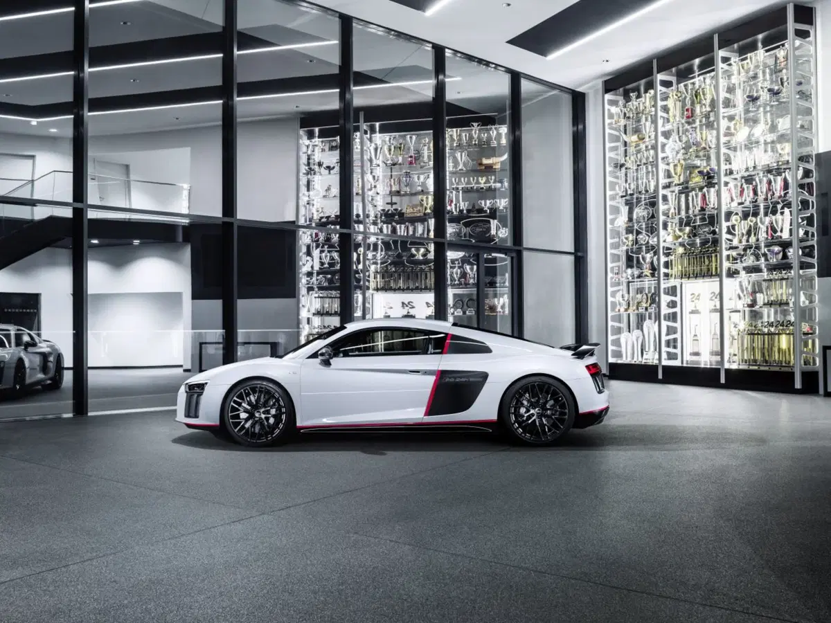 Audi R8 “selection 24h”, passione per le corse (2)