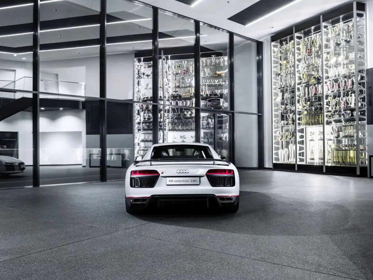 Audi R8 “selection 24h”, passione per le corse (4)