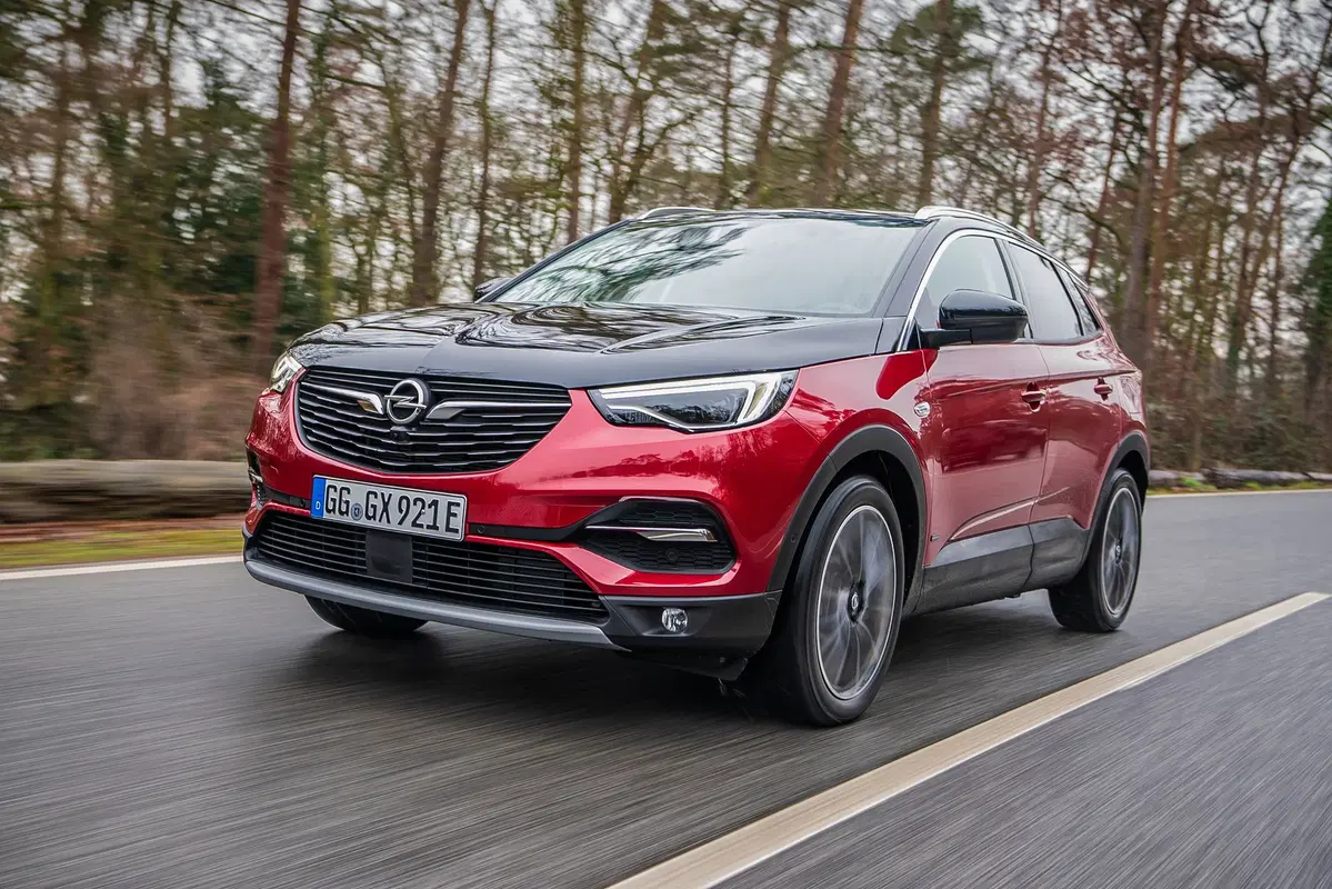 Opel Grandland X 1.6 Hybrid4 Plug-in aut. AWD (13)
