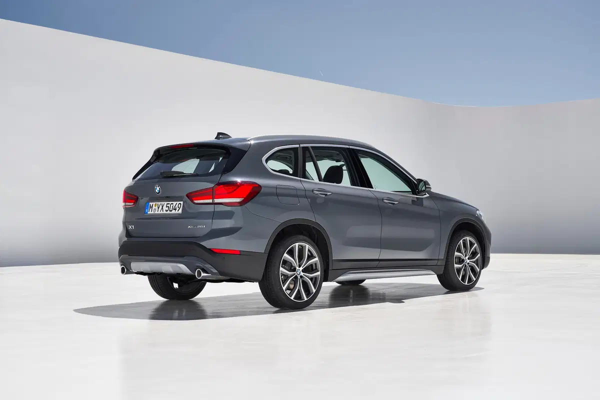BMW X1 sDrive18i Advantage (4)