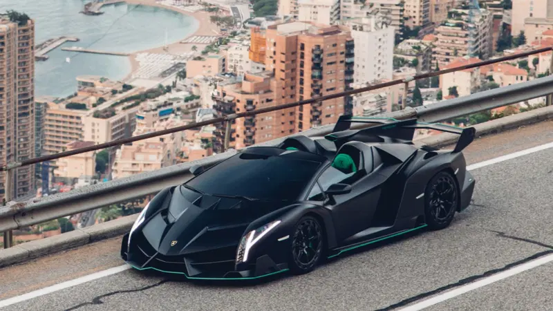 Lamborghini Veneno Roadster: all'asta una delle 9 supercar realizzate