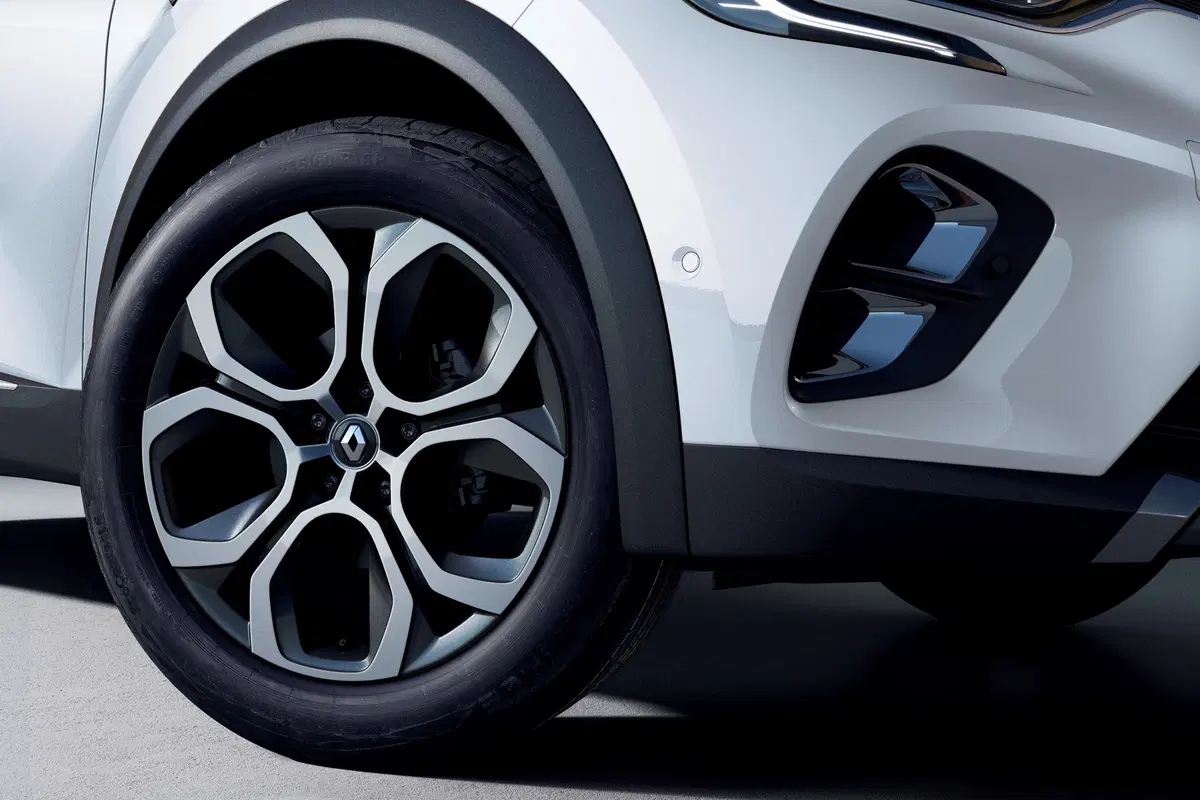 Renault Megane restyling, arriva l'ibrido plug-in (6)