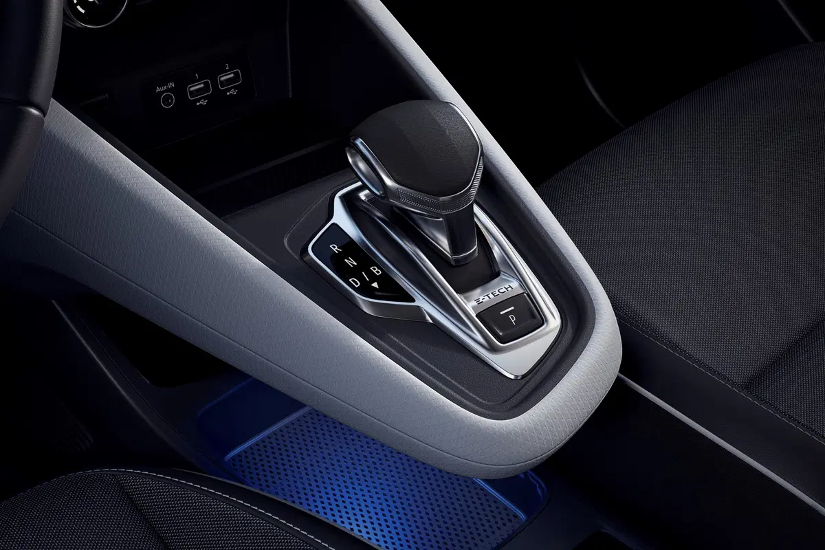 Renault Megane restyling, arriva l'ibrido plug-in (11)