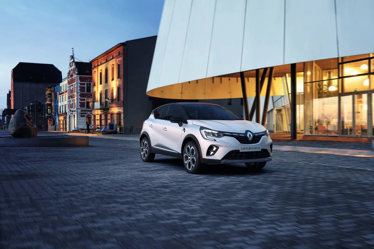 Renault Megane restyling, arriva l'ibrido plug-in (16)