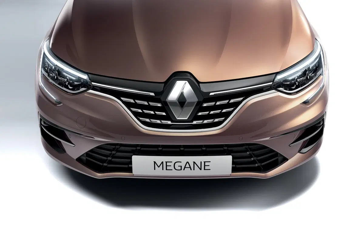 Renault Megane restyling, arriva l'ibrido plug-in (3)