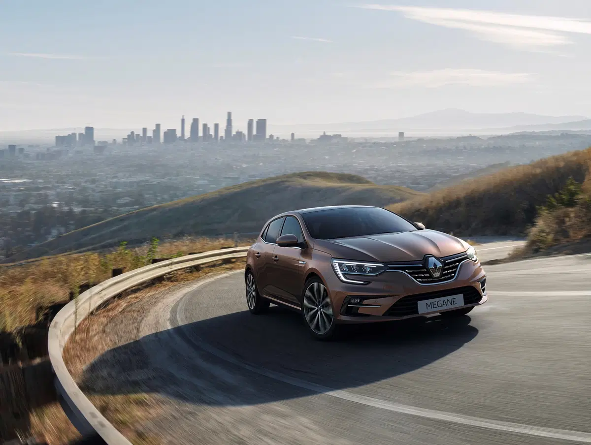 Renault Megane restyling, arriva l'ibrido plug-in
