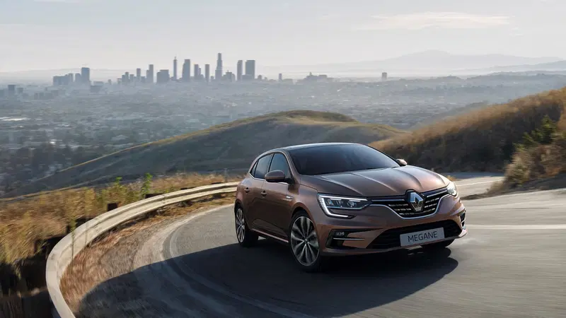 Renault Megane restyling, arriva l'ibrido plug-in