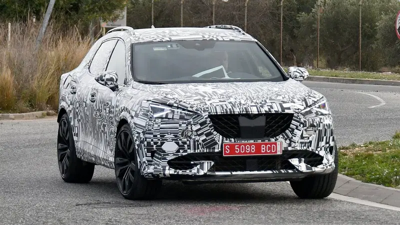 Cupra Formentor: eccola dal vivo su strada