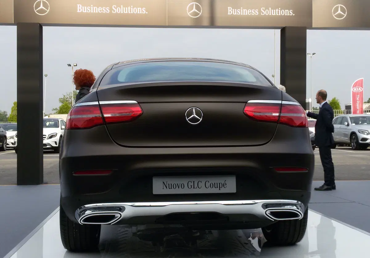 Mercedes svela GLC Coupé in Italia: prime consegne in autunno (3)