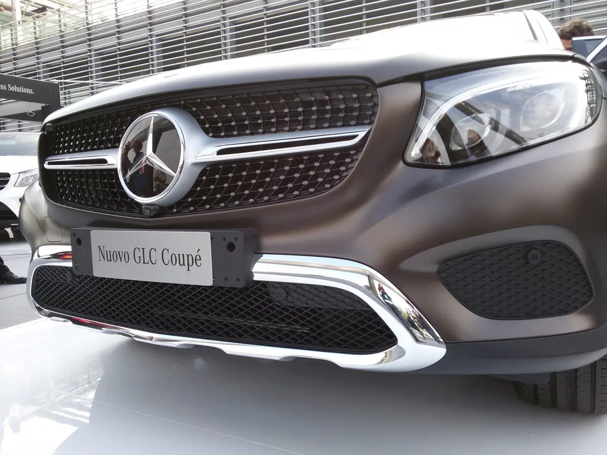 Mercedes svela GLC Coupé in Italia: prime consegne in autunno (2)