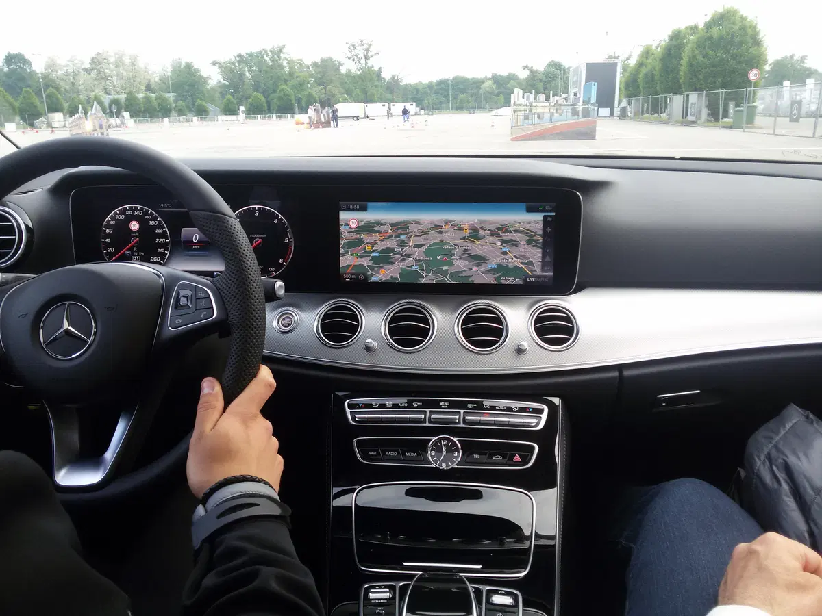 Company Car Drive 2016, Mercedes: nuova Classe E Business Sport Intelligent Drive (8)