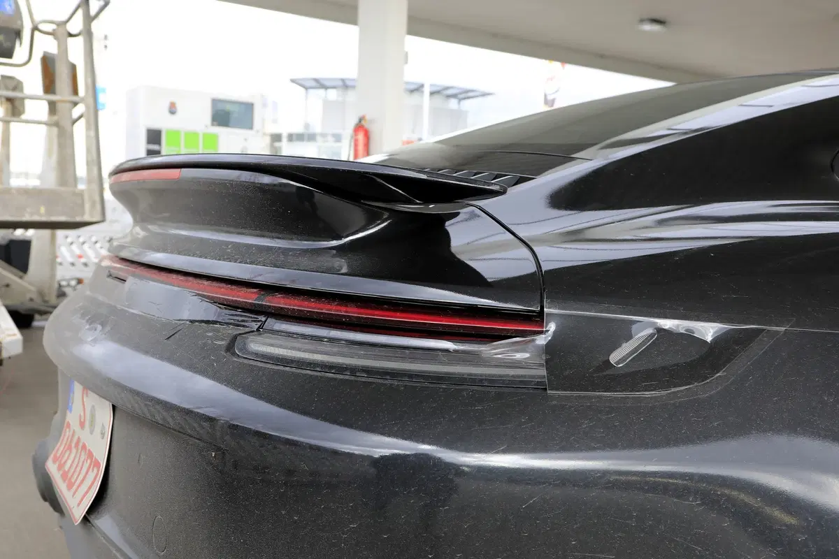 Nuova Porsche 911 Turbo: arriva prima lei o la GT3? [Foto spia] (9)