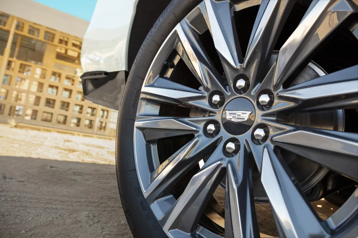 Cadillac Escalade 2020: per la prima volta anche diesel! (6)