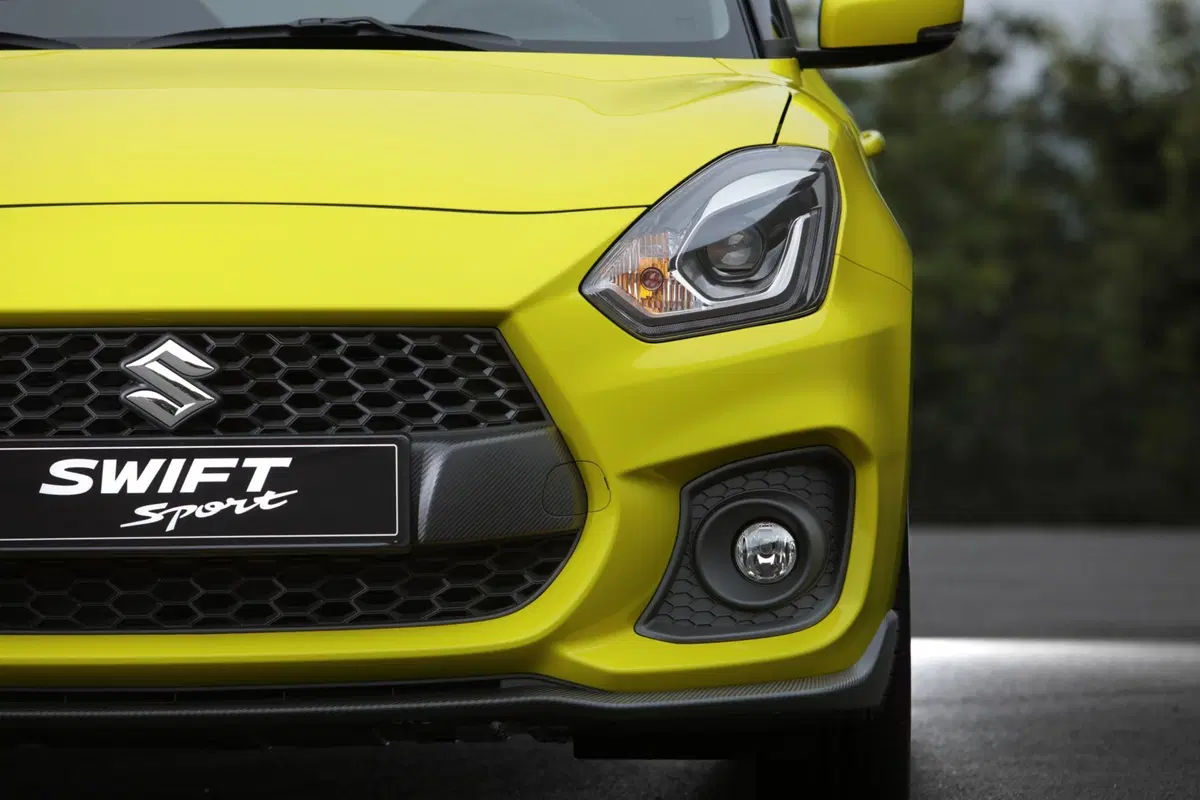 La Suzuki Swift Sport diventa ibrida: 130 CV e boost elettrico (13)