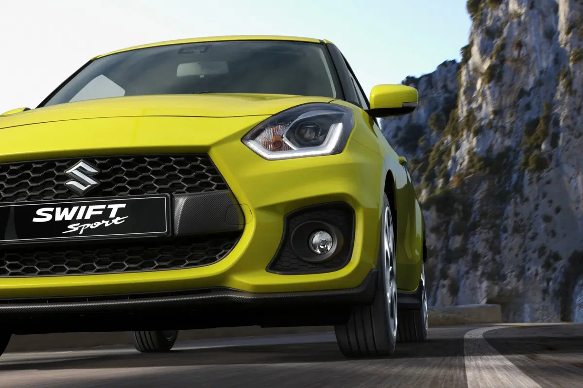 La Suzuki Swift Sport diventa ibrida: 130 CV e boost elettrico (23)