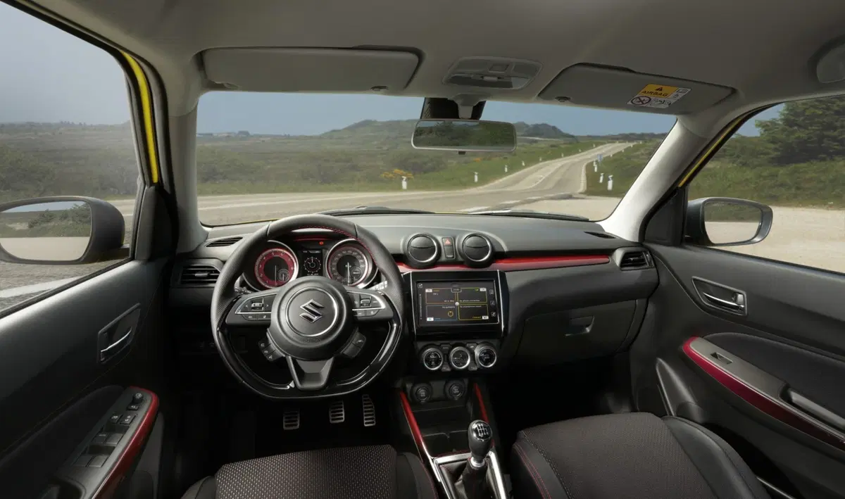 La Suzuki Swift Sport diventa ibrida: 130 CV e boost elettrico (9)