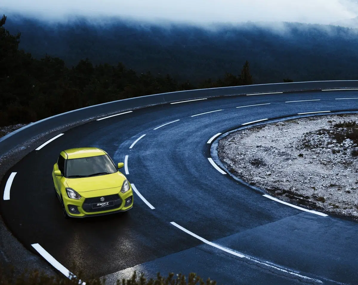La Suzuki Swift Sport diventa ibrida: 130 CV e boost elettrico (27)