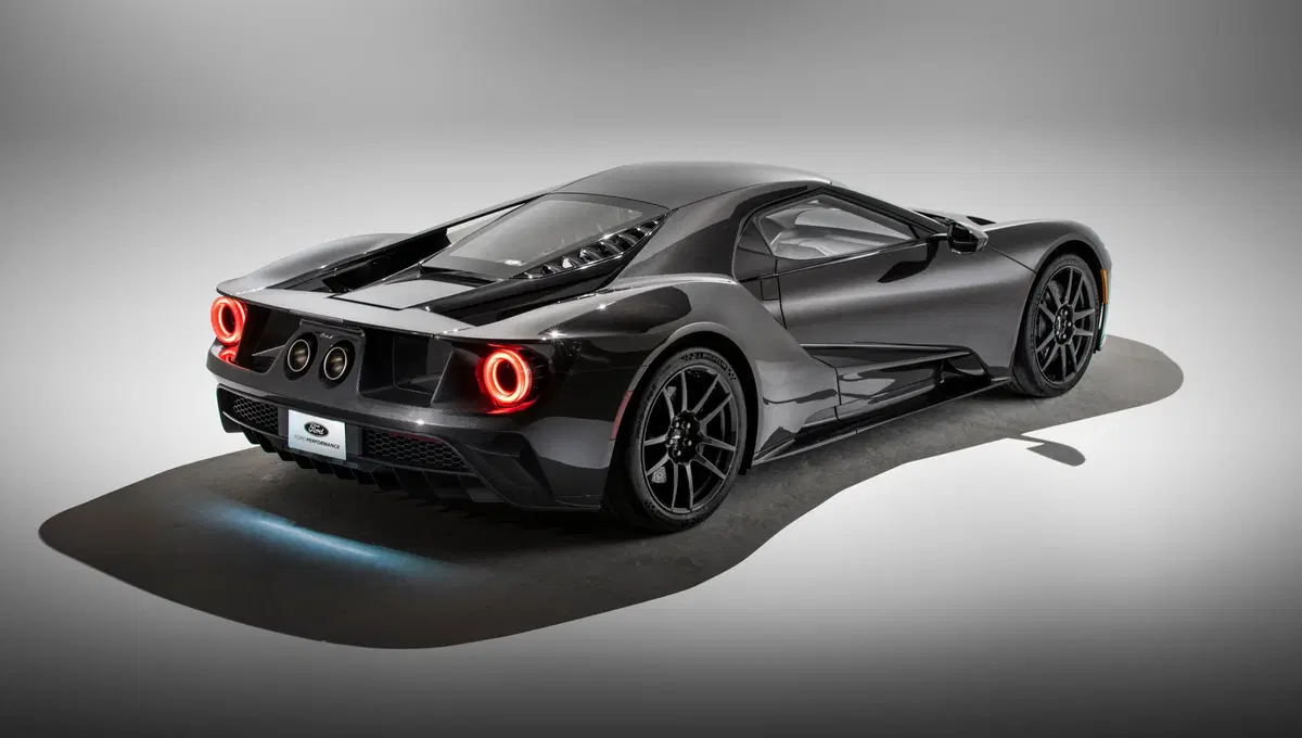 Ford GT, arrivano due serie speciali da 670 CV (11)