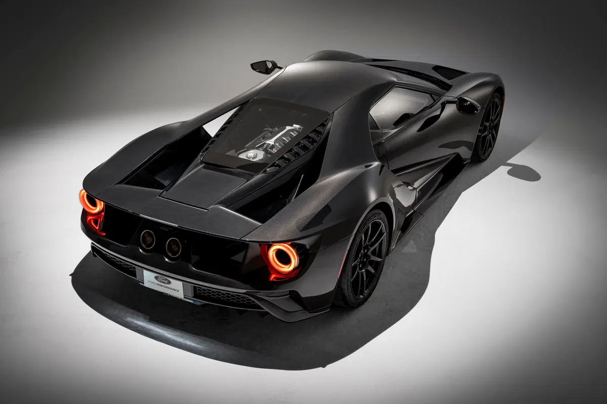 Ford GT, arrivano due serie speciali da 670 CV (13)