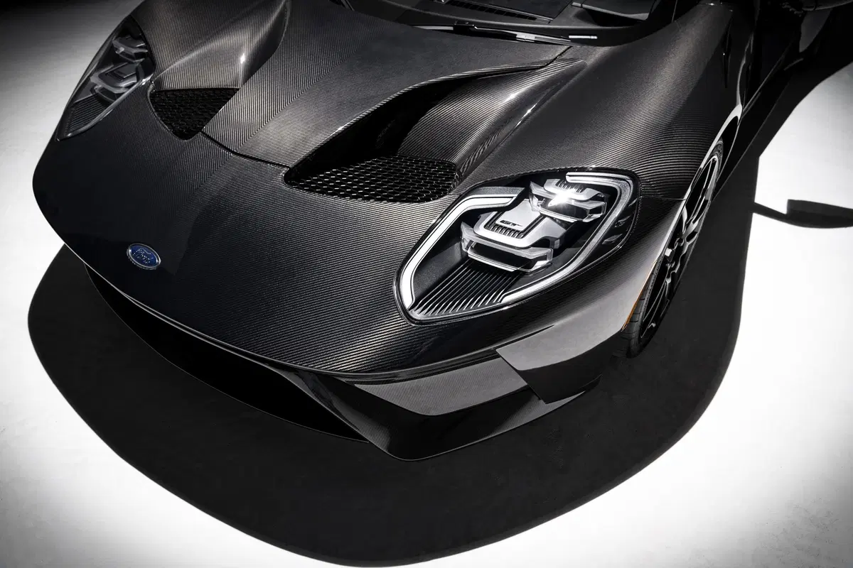 Ford GT, arrivano due serie speciali da 670 CV (14)