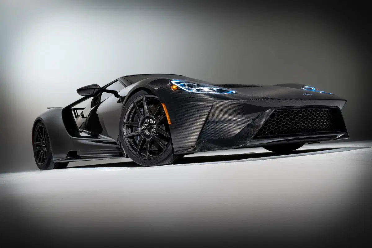 Ford GT, arrivano due serie speciali da 670 CV (15)