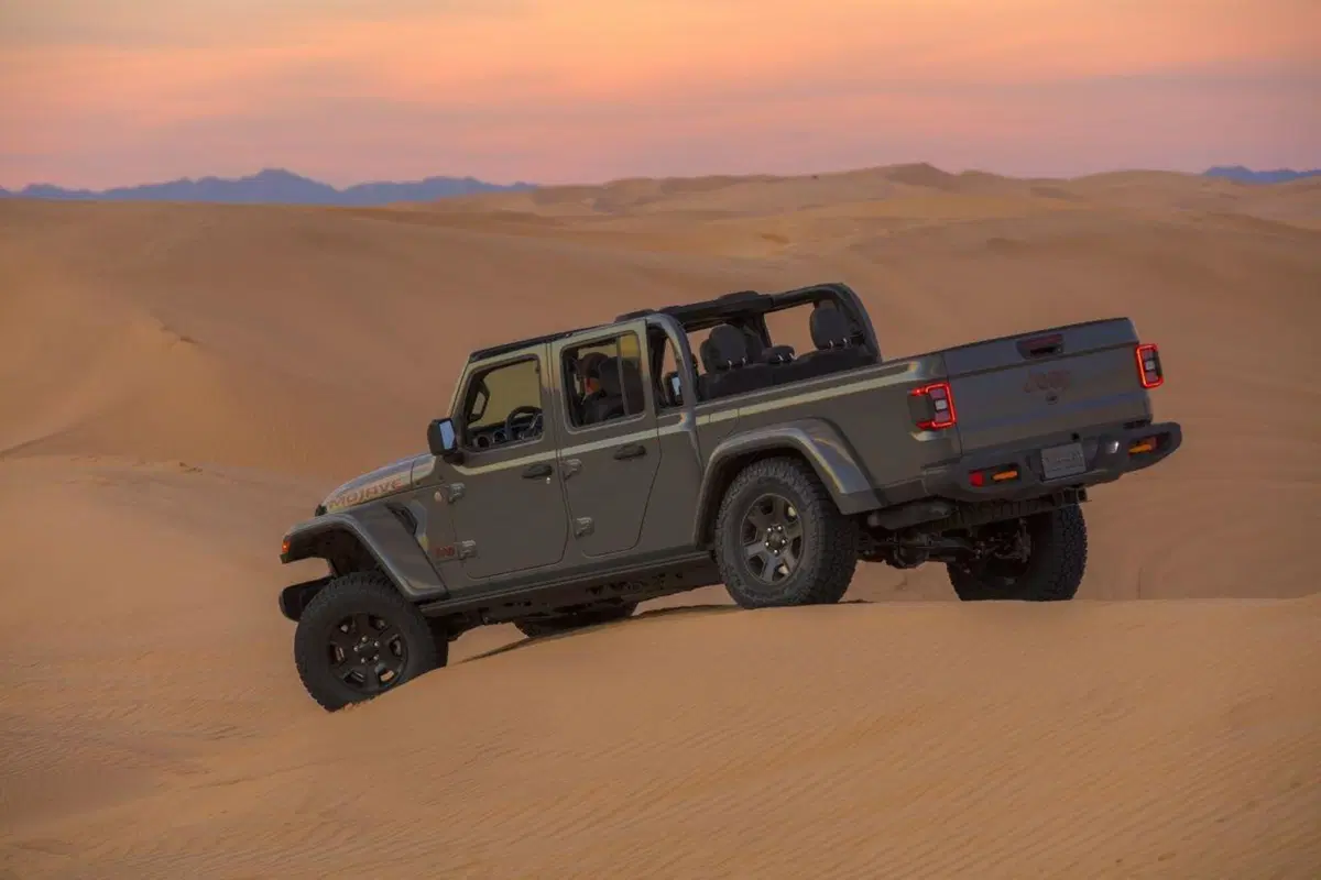 Jeep Gladiator Mojave, la pick-up si fa estrema (5)