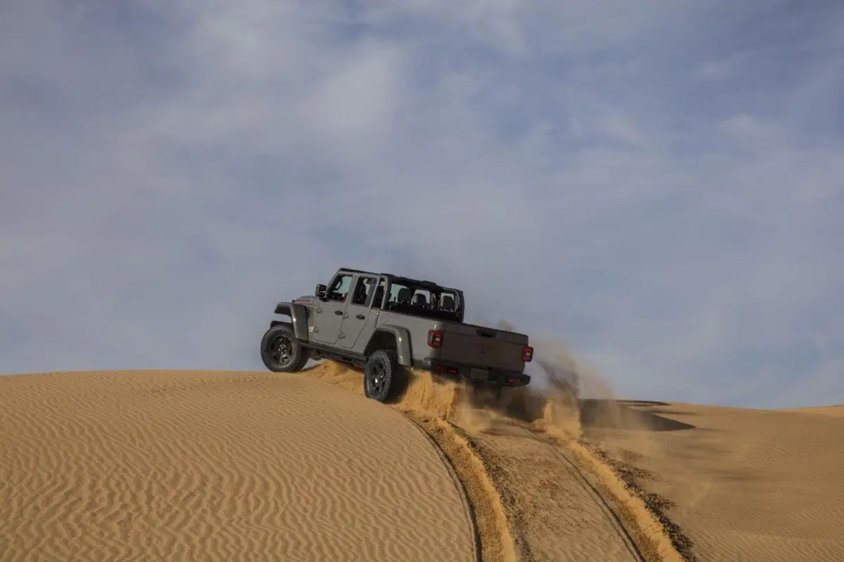 Jeep Gladiator Mojave, la pick-up si fa estrema (10)